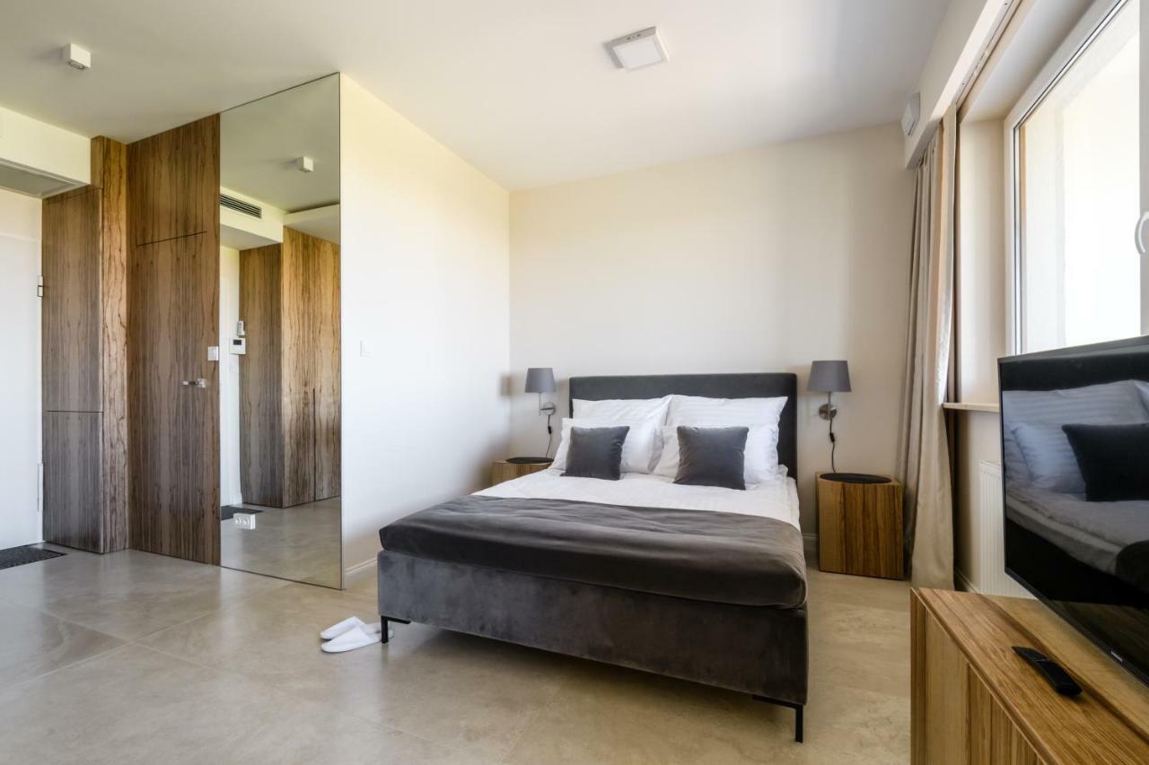 ורשה Luxlux Apartments Afara מראה חיצוני תמונה