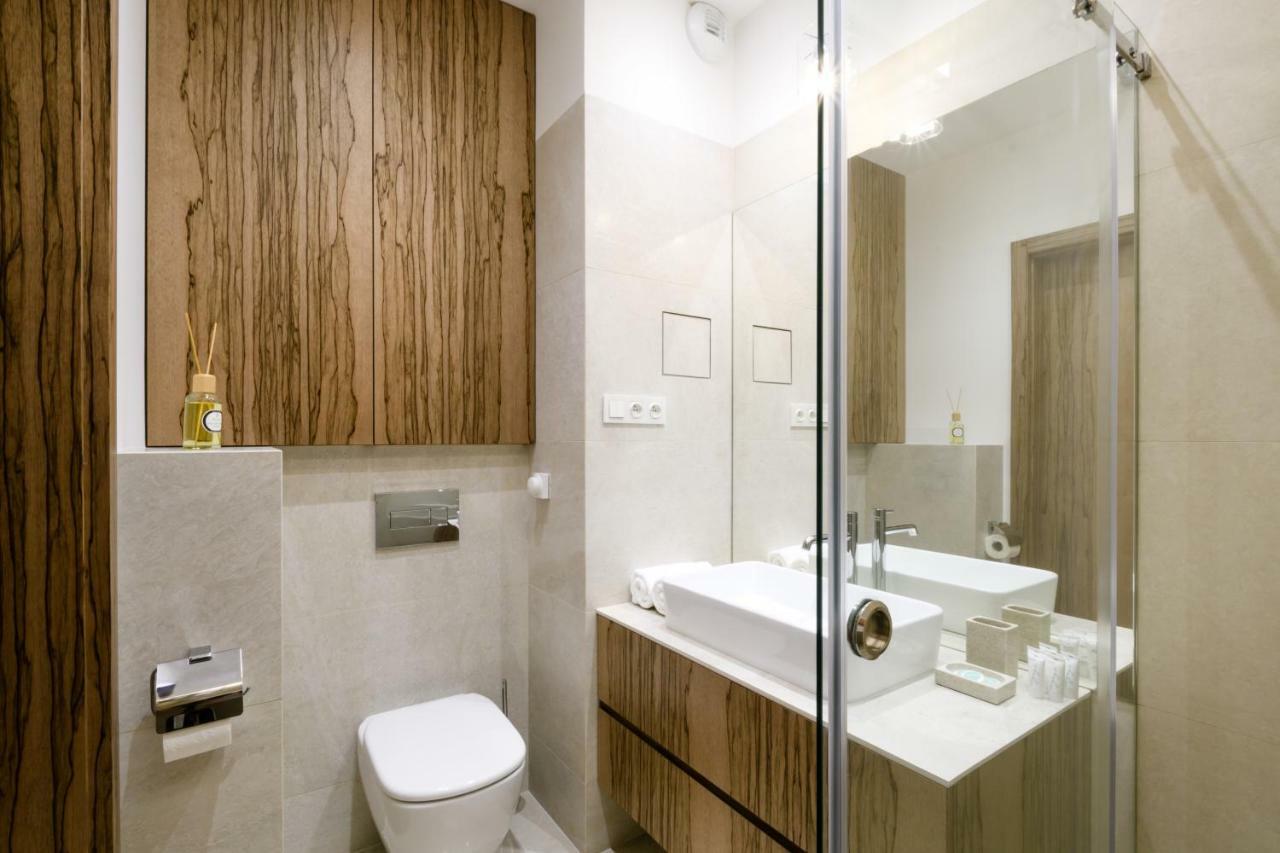 ורשה Luxlux Apartments Afara מראה חיצוני תמונה